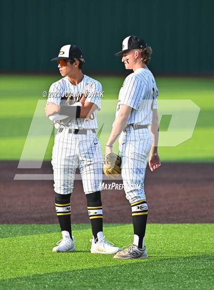 Thumbnail 2 in Cypress Woods vs. Klein Oak (UIL 6A Region 2 Quarterfinals Playoff - Game 2) photogallery.