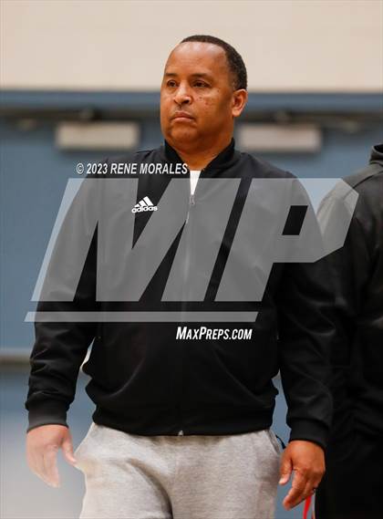 Thumbnail 1 in Lakewood vs Crescenta Valley (CIF SS Div 2AA Round 1 Playoff) photogallery.