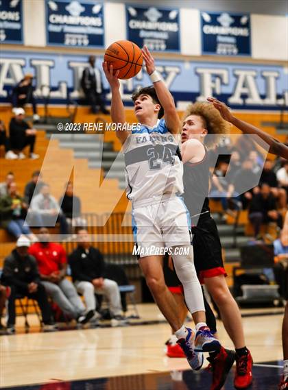 Thumbnail 2 in Lakewood vs Crescenta Valley (CIF SS Div 2AA Round 1 Playoff) photogallery.