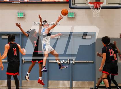 Thumbnail 1 in Lakewood vs Crescenta Valley (CIF SS Div 2AA Round 1 Playoff) photogallery.
