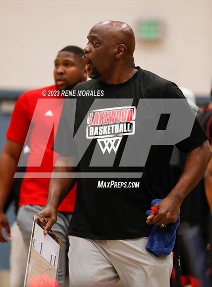 Thumbnail 3 in Lakewood vs Crescenta Valley (CIF SS Div 2AA Round 1 Playoff) photogallery.