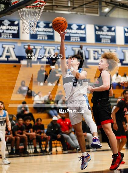Thumbnail 3 in Lakewood vs Crescenta Valley (CIF SS Div 2AA Round 1 Playoff) photogallery.