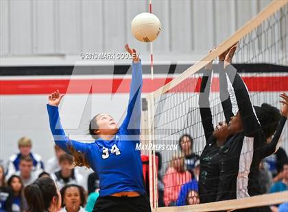 Thumbnail 2 in Frost vs. Rapoport Academy (UIL 2A Bi-District) photogallery.