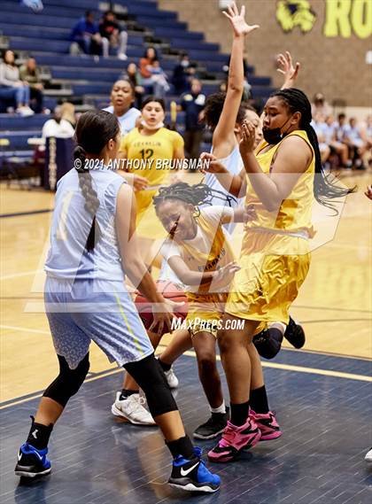 Thumbnail 1 in Center vs Franklin (Rosemont Tournament) photogallery.