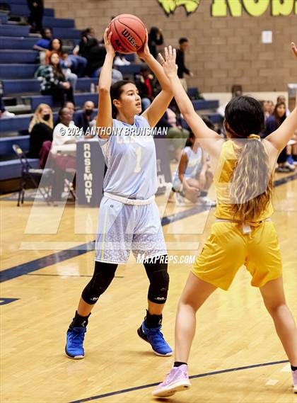 Thumbnail 1 in Center vs Franklin (Rosemont Tournament) photogallery.
