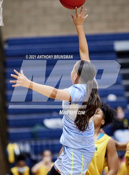 Thumbnail 3 in Center vs Franklin (Rosemont Tournament) photogallery.