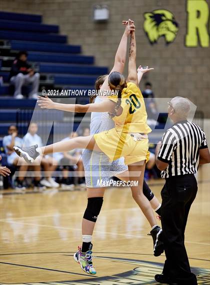 Thumbnail 1 in Center vs Franklin (Rosemont Tournament) photogallery.