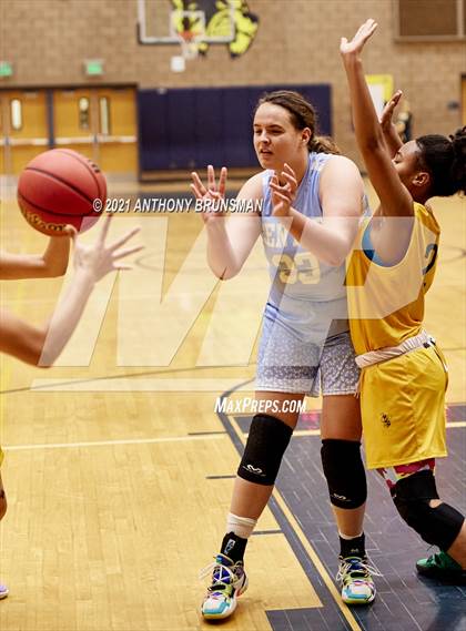 Thumbnail 1 in Center vs Franklin (Rosemont Tournament) photogallery.