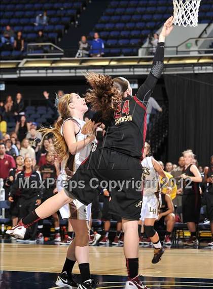 Thumbnail 2 in Alemany vs. Laguna Hills (CIF SS D3AA Final) photogallery.