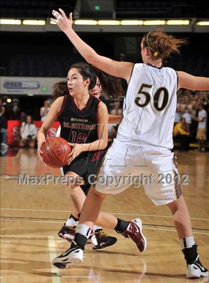 Thumbnail 3 in Alemany vs. Laguna Hills (CIF SS D3AA Final) photogallery.