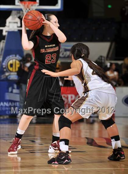 Thumbnail 3 in Alemany vs. Laguna Hills (CIF SS D3AA Final) photogallery.