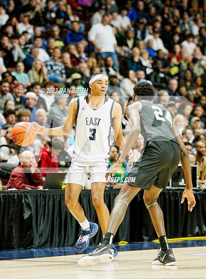 Thumbnail 3 in East Catholic vs. Northwest Catholic (CIAC Div I Final) photogallery.