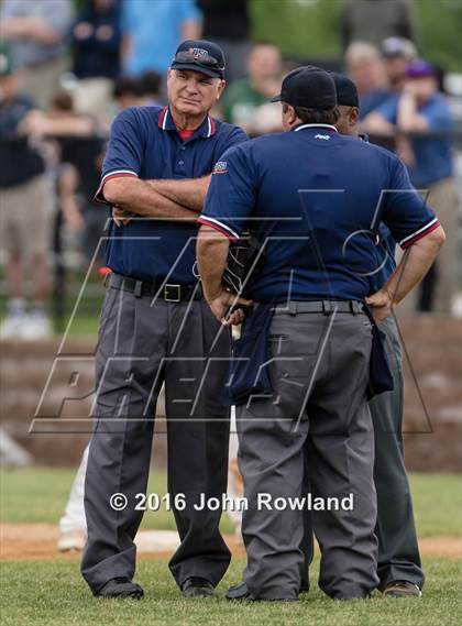 Thumbnail 3 in New Trier v. Oak Park-River Forest (IHSA 4A Sectional Final) photogallery.