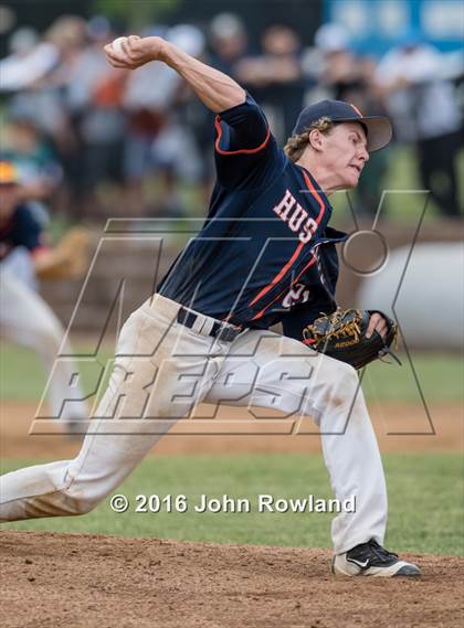 Thumbnail 3 in New Trier v. Oak Park-River Forest (IHSA 4A Sectional Final) photogallery.