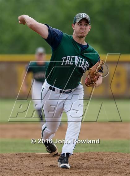 Thumbnail 2 in New Trier v. Oak Park-River Forest (IHSA 4A Sectional Final) photogallery.
