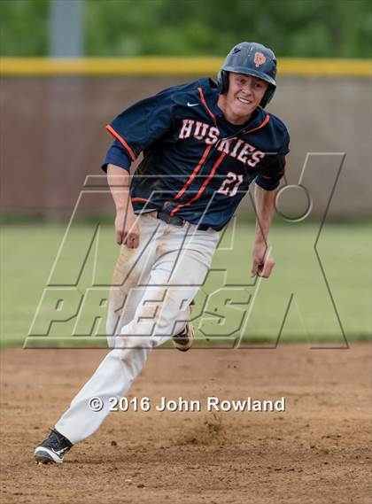 Thumbnail 1 in New Trier v. Oak Park-River Forest (IHSA 4A Sectional Final) photogallery.