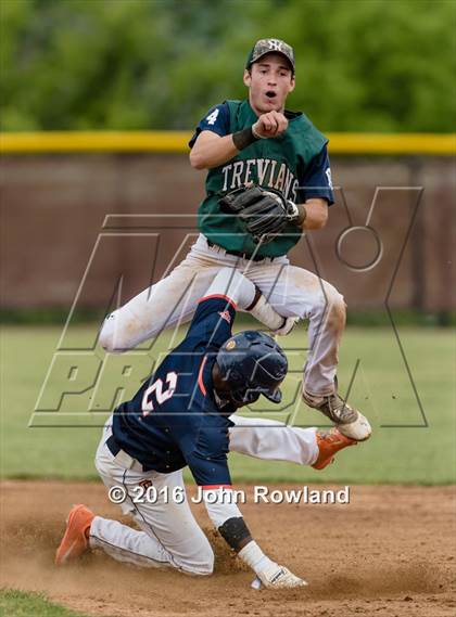 Thumbnail 2 in New Trier v. Oak Park-River Forest (IHSA 4A Sectional Final) photogallery.