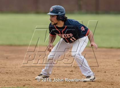 Thumbnail 1 in New Trier v. Oak Park-River Forest (IHSA 4A Sectional Final) photogallery.