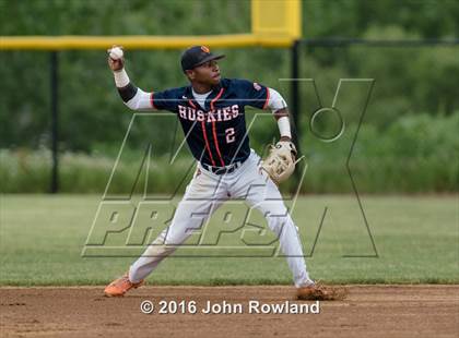 Thumbnail 2 in New Trier v. Oak Park-River Forest (IHSA 4A Sectional Final) photogallery.