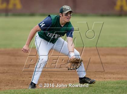 Thumbnail 3 in New Trier v. Oak Park-River Forest (IHSA 4A Sectional Final) photogallery.
