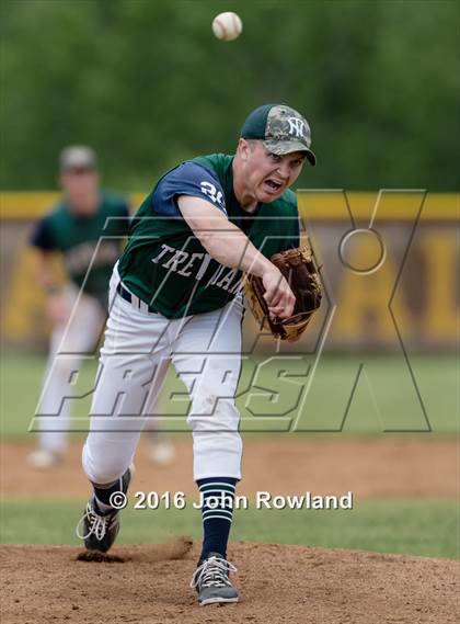 Thumbnail 3 in New Trier v. Oak Park-River Forest (IHSA 4A Sectional Final) photogallery.