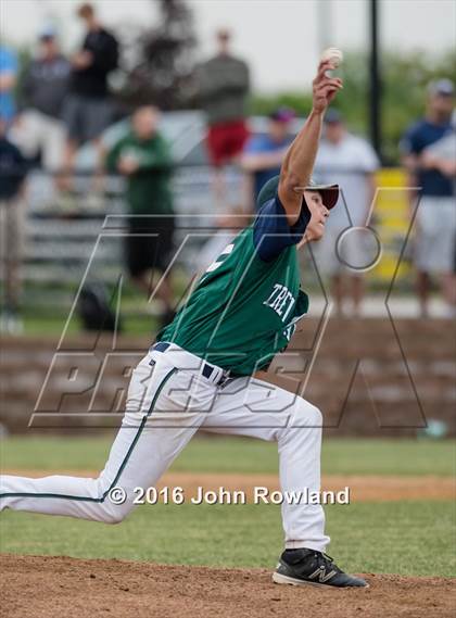 Thumbnail 2 in New Trier v. Oak Park-River Forest (IHSA 4A Sectional Final) photogallery.