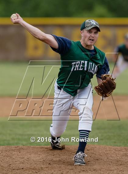 Thumbnail 1 in New Trier v. Oak Park-River Forest (IHSA 4A Sectional Final) photogallery.
