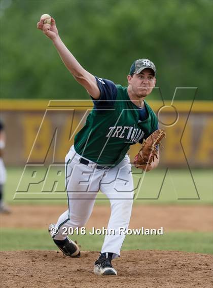 Thumbnail 3 in New Trier v. Oak Park-River Forest (IHSA 4A Sectional Final) photogallery.
