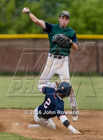 Thumbnail 1 in New Trier v. Oak Park-River Forest (IHSA 4A Sectional Final) photogallery.