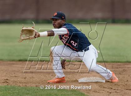 Thumbnail 3 in New Trier v. Oak Park-River Forest (IHSA 4A Sectional Final) photogallery.