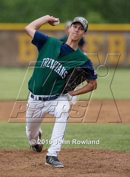 Thumbnail 3 in New Trier v. Oak Park-River Forest (IHSA 4A Sectional Final) photogallery.