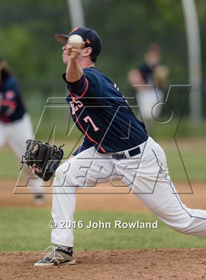 Thumbnail 2 in New Trier v. Oak Park-River Forest (IHSA 4A Sectional Final) photogallery.
