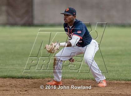 Thumbnail 1 in New Trier v. Oak Park-River Forest (IHSA 4A Sectional Final) photogallery.