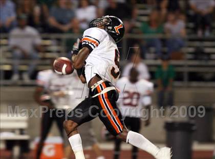 Thumbnail 2 in Lakeland vs. De La Salle  photogallery.