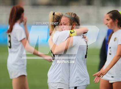Thumbnail 1 in Broomfield vs. Rock Canyon (CHSAA 5A Championship) photogallery.