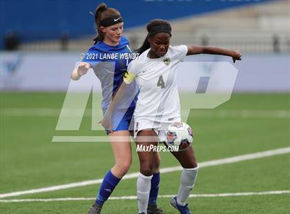 Thumbnail 1 in Broomfield vs. Rock Canyon (CHSAA 5A Championship) photogallery.