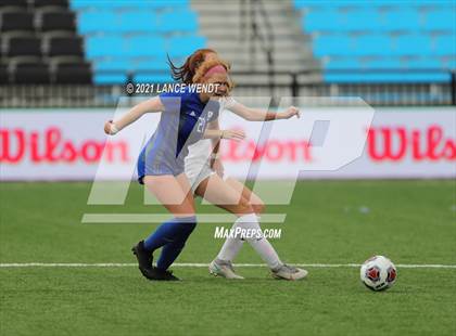 Thumbnail 3 in Broomfield vs. Rock Canyon (CHSAA 5A Championship) photogallery.