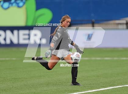 Thumbnail 2 in Broomfield vs. Rock Canyon (CHSAA 5A Championship) photogallery.