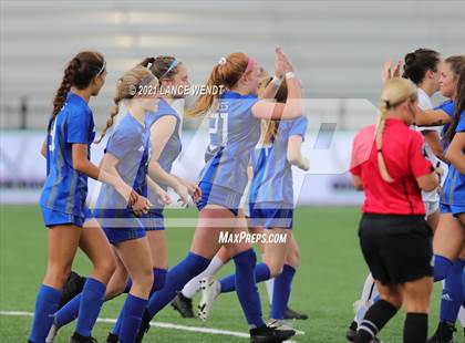 Thumbnail 2 in Broomfield vs. Rock Canyon (CHSAA 5A Championship) photogallery.