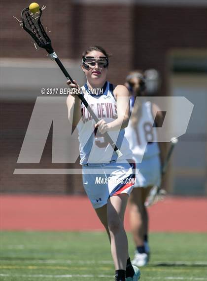 Thumbnail 3 in Palmyra-Macedon vs. East Aurora (NYSPHSAA Class D Regional) photogallery.