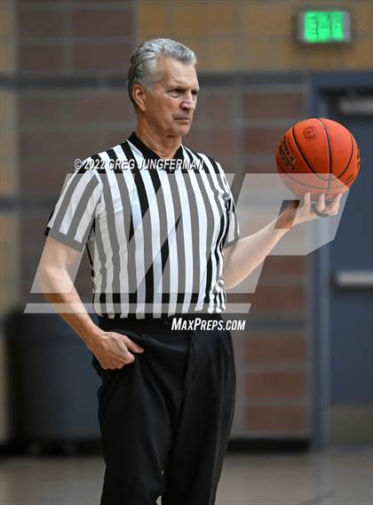 Thumbnail 1 in Healdsburg vs Roseland University Prep photogallery.