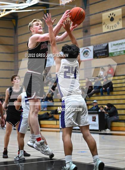 Thumbnail 1 in Healdsburg vs Roseland University Prep photogallery.