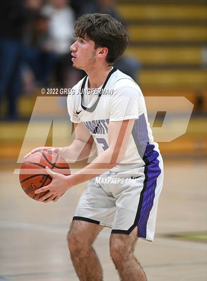 Thumbnail 1 in Healdsburg vs Roseland University Prep photogallery.
