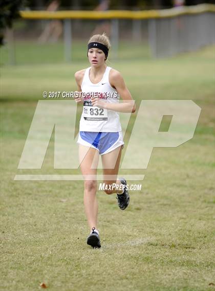 Thumbnail 2 in IHSA 1A Girls Cross Country Sectional (Benton) photogallery.