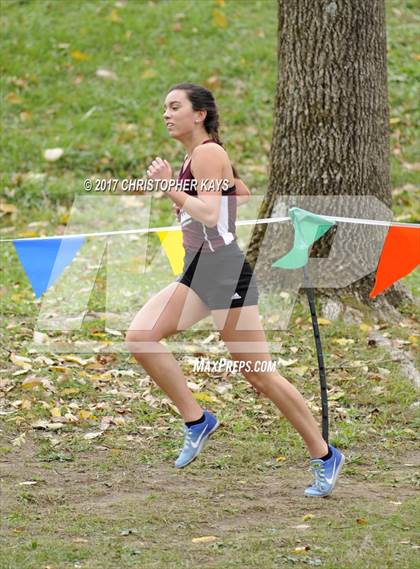 Thumbnail 1 in IHSA 1A Girls Cross Country Sectional (Benton) photogallery.