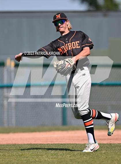 Thumbnail 2 in Monroe @ Lincoln (WIAA 3A Round 2) photogallery.