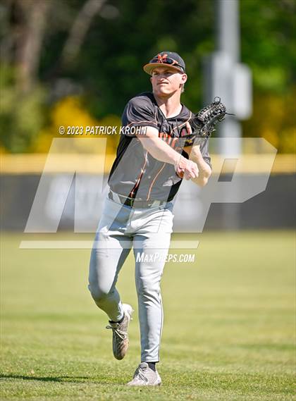 Thumbnail 2 in Monroe @ Lincoln (WIAA 3A Round 2) photogallery.