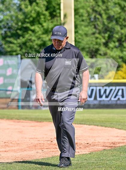 Thumbnail 2 in Monroe @ Lincoln (WIAA 3A Round 2) photogallery.