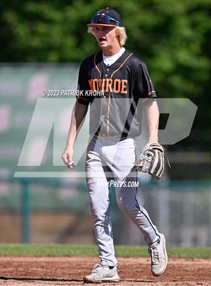 Thumbnail 3 in Monroe @ Lincoln (WIAA 3A Round 2) photogallery.