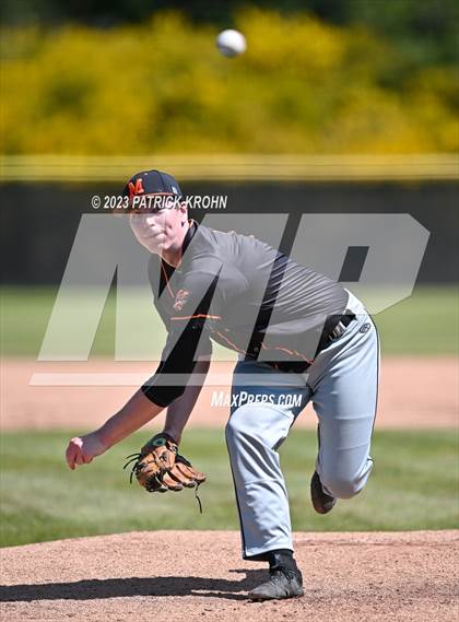 Thumbnail 2 in Monroe @ Lincoln (WIAA 3A Round 2) photogallery.